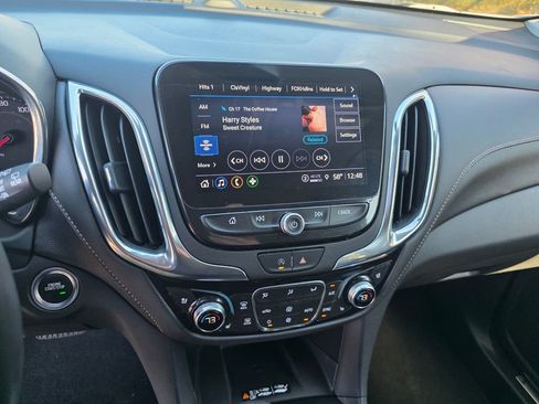 Used 2023 Chevrolet Equinox Premier image 16