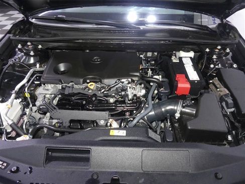 Used 2023 Toyota Camry SE w/ Cold Weather Package AWD/4WD image 13
