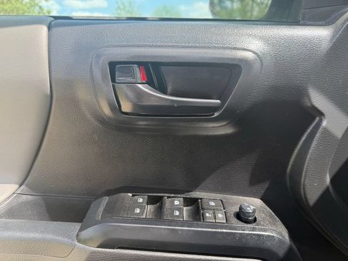 Used 2023 Toyota Tacoma SR AWD/4WD image 22