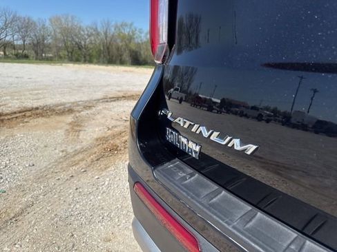 Used 2025 Ford Explorer Platinum w/ LUX Leather Package AWD/4WD image 11
