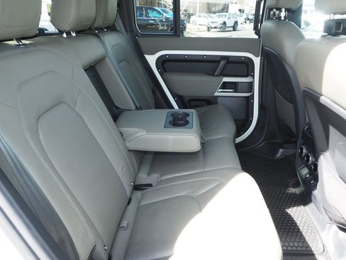 Used 2023 Land Rover Defender 110 SE image 21