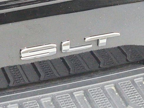 Used 2025 GMC Sierra 1500 SLT image 21