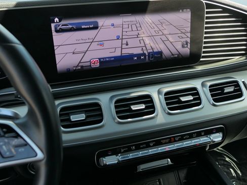 Used 2024 Mercedes-Benz GLE 450e 4MATIC image 18
