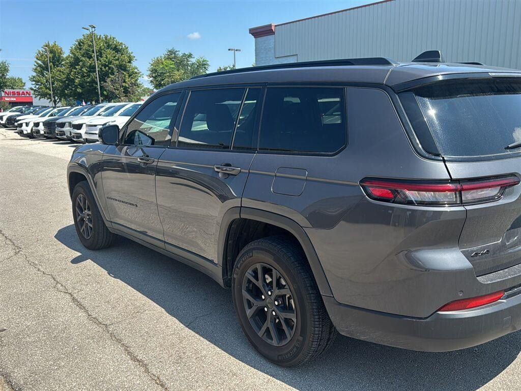 Used 2024 Jeep Grand Cherokee L Laredo AWD/4WD image 6