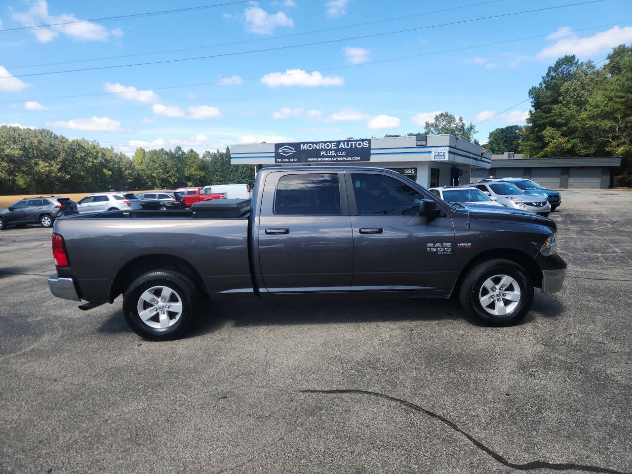 Used 2021 RAM 1500 Classic SLT AWD/4WD image 1
