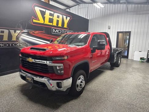Used 2024 Chevrolet Silverado 3500 LT w/ Convenience Package AWD/4WD image 1