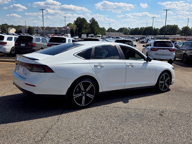 Used 2025 Honda Accord Sport image 15