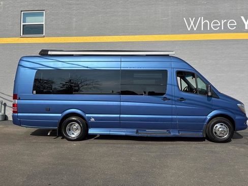 Used 2016 Mercedes-Benz Sprinter 3500 image 2