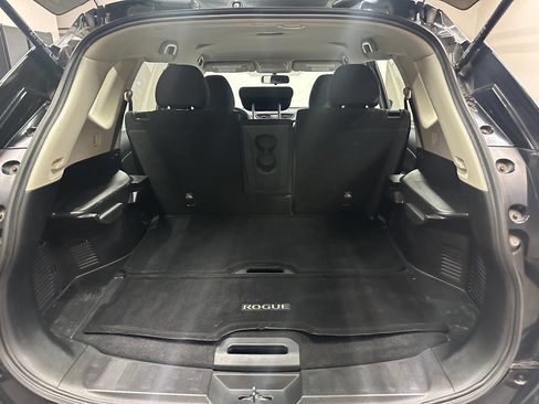 Used 2018 Nissan Rogue S image 22