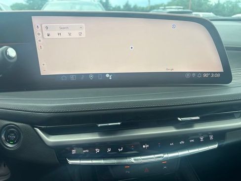 Used 2025 Cadillac XT4 Premium Luxury AWD/4WD image 6
