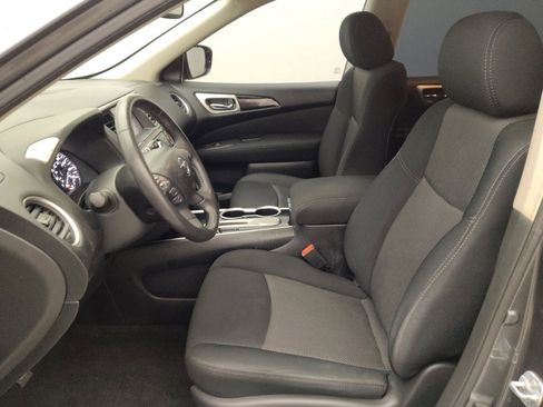 Used 2017 Nissan Pathfinder SV FWD image 17