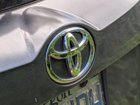 Used 2014 Toyota RAV4 LE AWD/4WD image 5