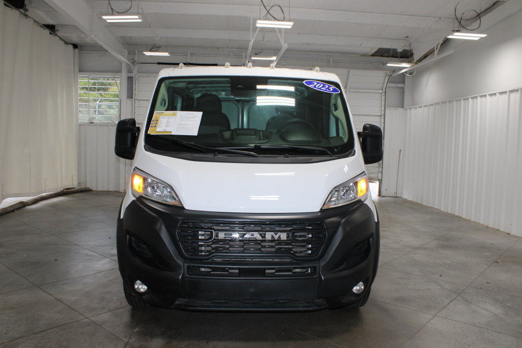Used 2025 RAM ProMaster 2500 w/ Convenience Group FWD image 3