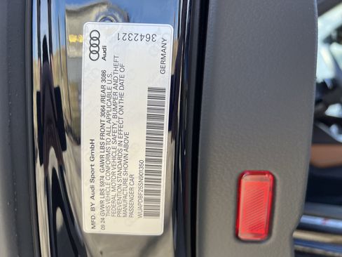 Used 2025 Audi RS 7 Performance w/ Matte Carbon Package image 37