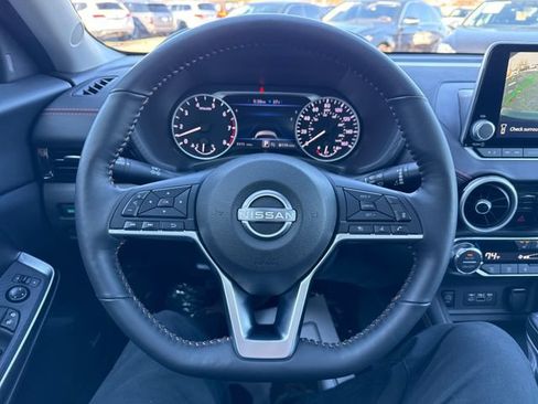 Used 2025 Nissan Sentra SR w/ SR Premium Package FWD image 19