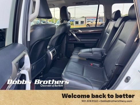Used 2019 Lexus GX 460 Luxury w/ Preferred Accessory Package AWD/4WD image 37