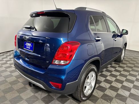 Used 2020 Chevrolet Trax LT w/ LT Convenience Package AWD/4WD image 5