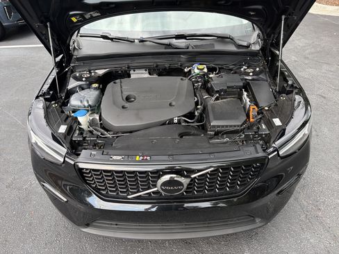 Certified 2024 Volvo XC40 B5 Core w/ Protection Package Premier AWD/4WD image 36