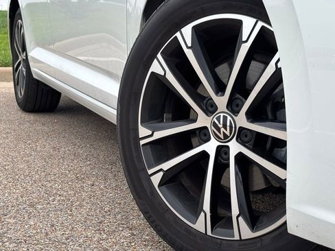 Used 2023 Volkswagen Jetta Sport FWD image 2