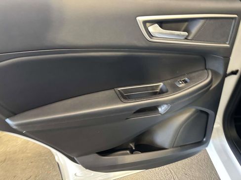 Used 2024 Ford Edge SEL w/ Convenience Package image 11