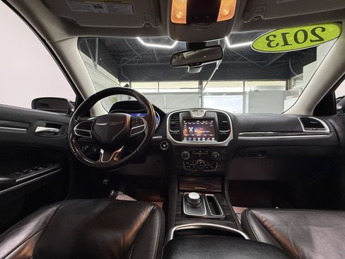 Used 2019 Chrysler 300 Touring L w/ Quick Order Package 22F image 11