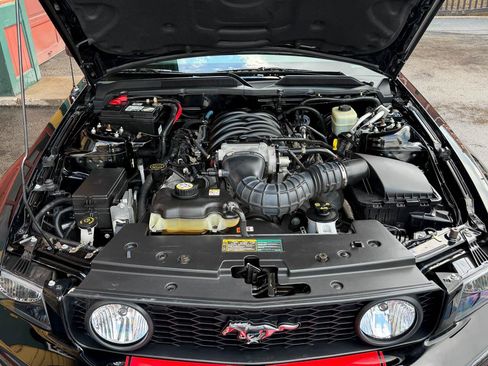 Used 2006 Ford Mustang GT RWD image 29