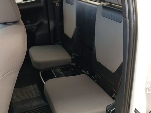Used 2020 Toyota Tacoma SR image 9