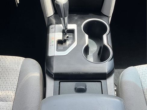 Used 2013 Toyota Camry LE FWD image 18