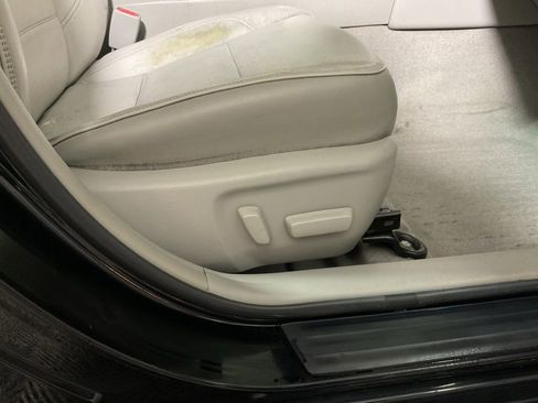 Used 2015 Toyota Camry XLE w/ Moonroof Package image 28