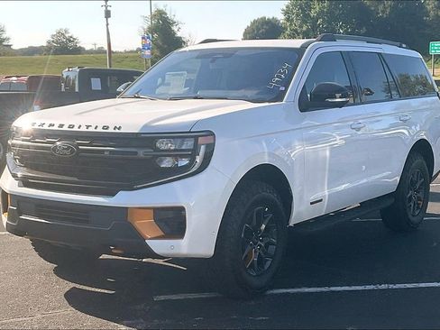 New 2025 Ford Expedition Tremor image 2