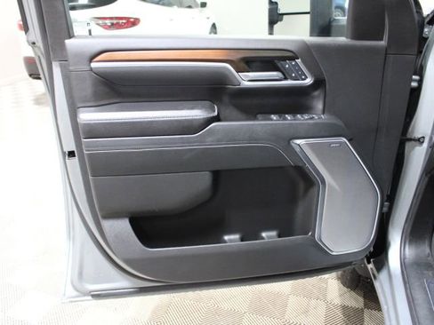 Used 2025 GMC Sierra 2500 Denali image 17