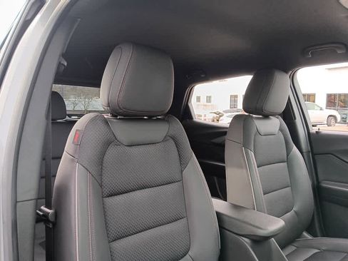 Used 2023 Chevrolet TrailBlazer RS w/ Convenience Package image 12