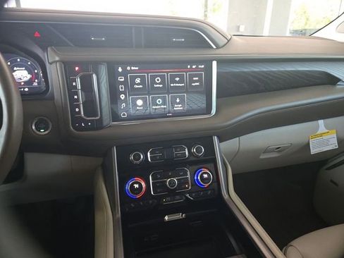 Certified 2022 GMC Yukon Denali w/ Denali Premium Package RWD image 19