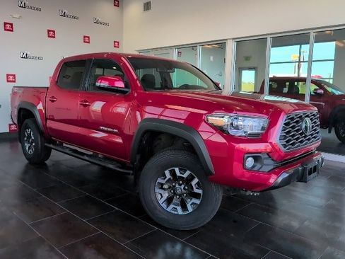 Used 2023 Toyota Tacoma TRD Off-Road image 2