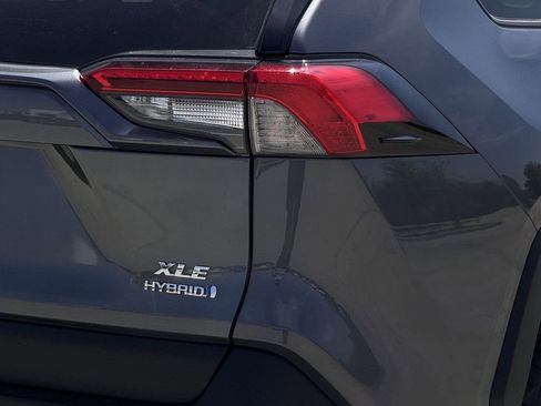 Used 2022 Toyota RAV4 XLE w/ Convenience Package image 10