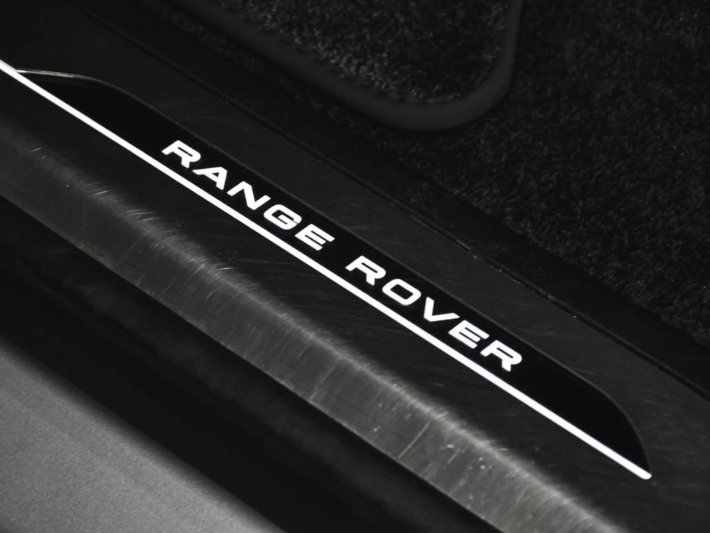 Used 2024 Land Rover Range Rover Long Wheelbase SE AWD/4WD image 16