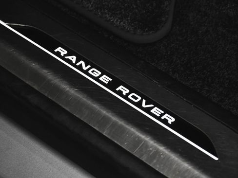 Used 2024 Land Rover Range Rover Long Wheelbase SE AWD/4WD image 16