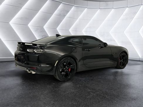 Used 2022 Chevrolet Camaro SS RWD image 4