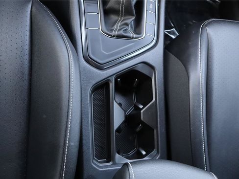 Certified 2023 Volkswagen Tiguan SE FWD image 22