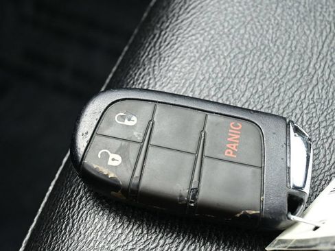 Used 2024 Jeep Compass Latitude AWD/4WD image 28