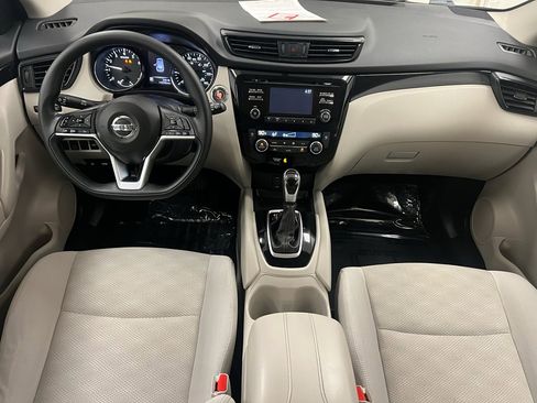 Used 2018 Nissan Rogue Sport SV image 10