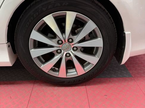 Used 2011 Toyota Avalon Limited FWD image 41