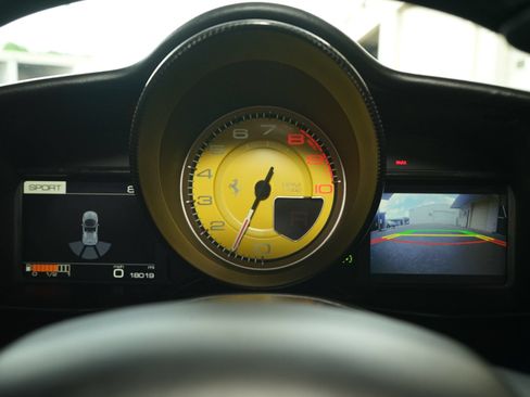 Used 2018 Ferrari 488 Spider RWD image 17