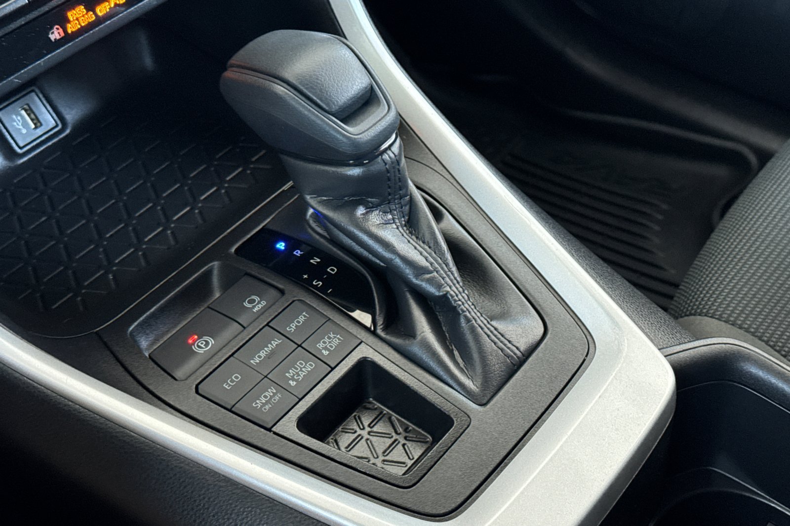 Certified 2023 Toyota RAV4 LE AWD/4WD image 26