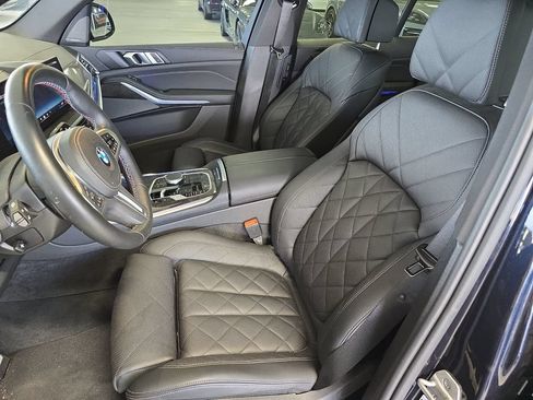 Used 2025 BMW X5 M60i w/ Climate Comfort Package AWD/4WD image 5