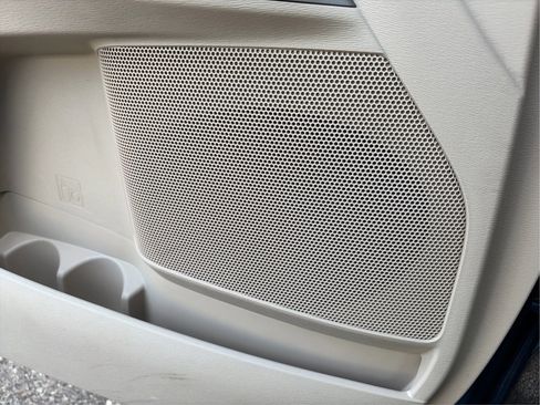 Used 2011 Toyota Venza AWD image 32