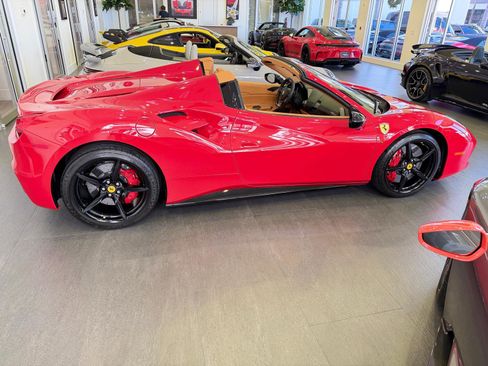 Used 2016 Ferrari 488 Spider image 9