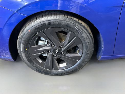 Used 2021 Hyundai Elantra SEL FWD image 38