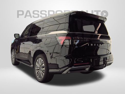 Used 2025 INFINITI QX80 Sensory AWD/4WD image 2