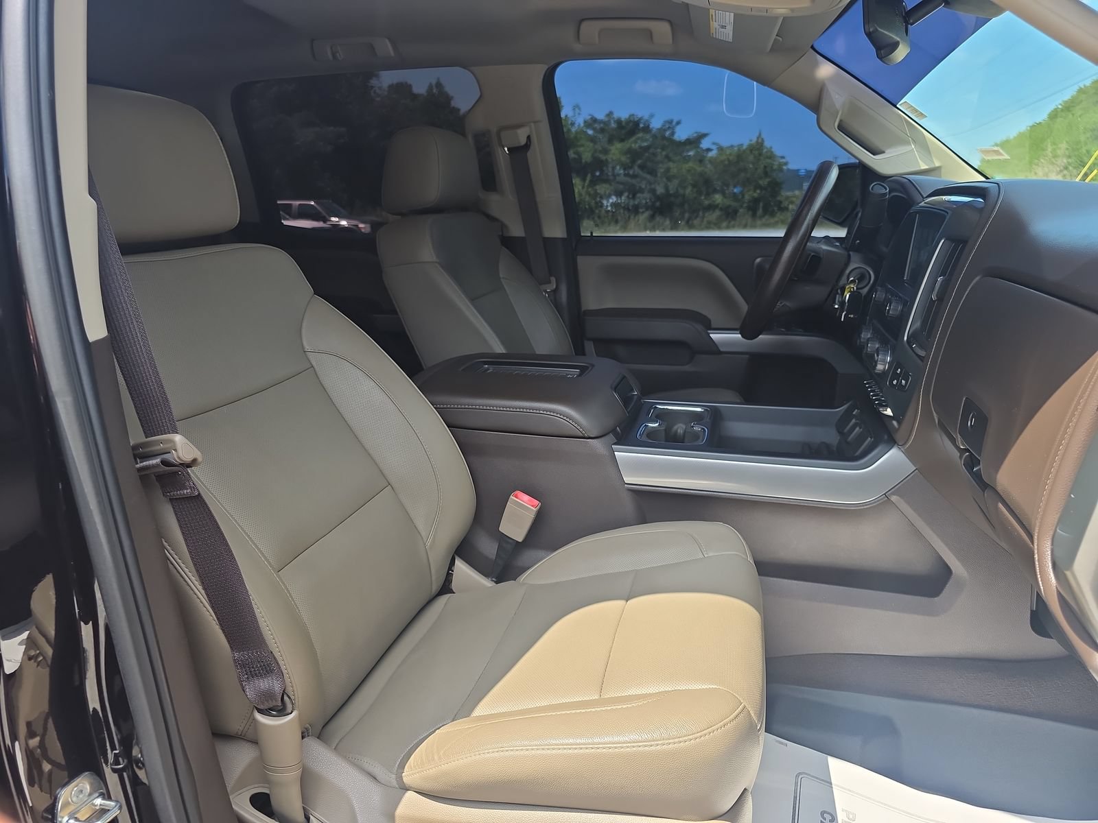 Used 2018 Chevrolet Silverado 1500 LTZ Z71 w/ LTZ Plus Package AWD/4WD image 26